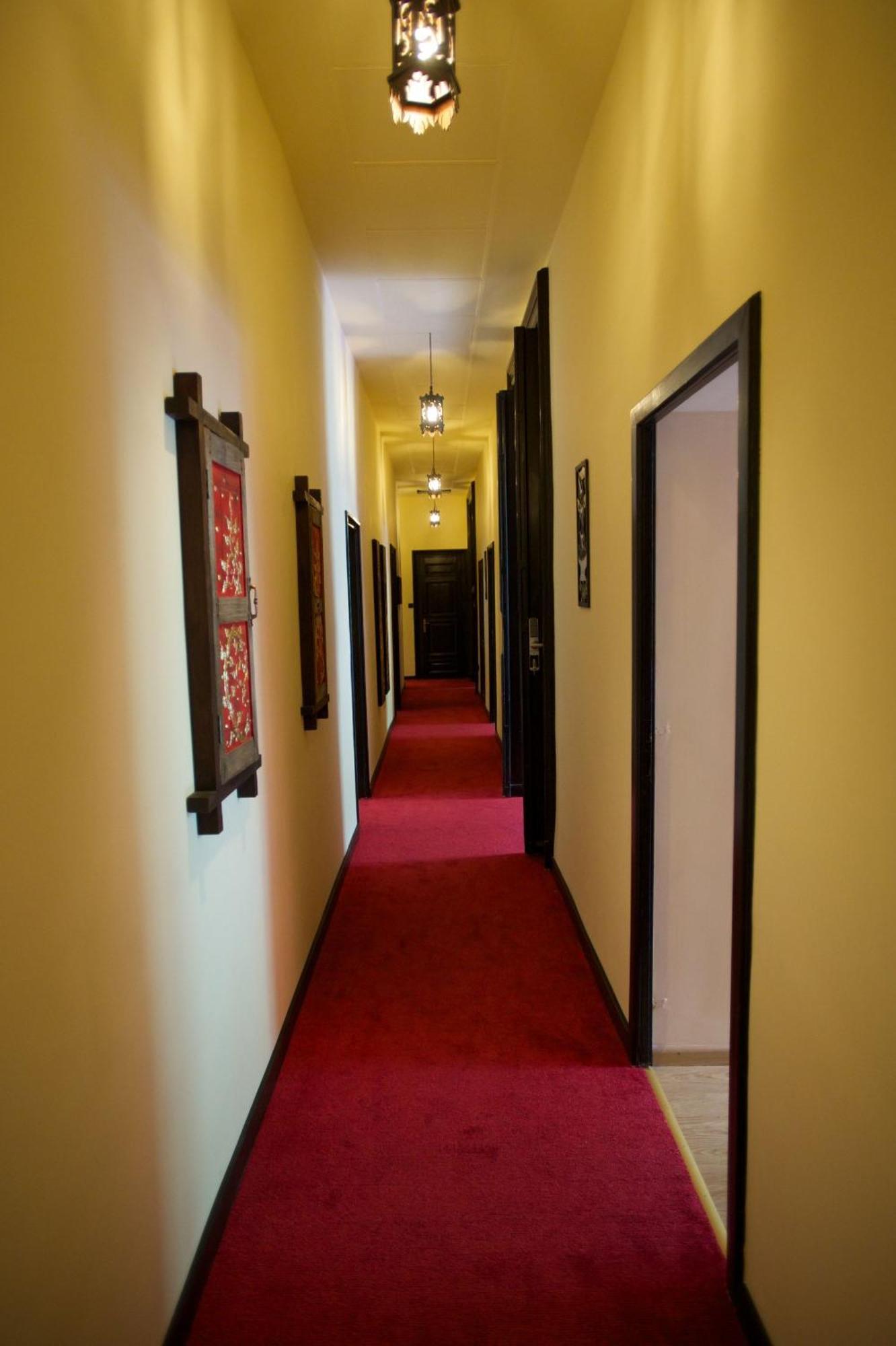 Andrassy Thai Hotel Budapest Exterior foto