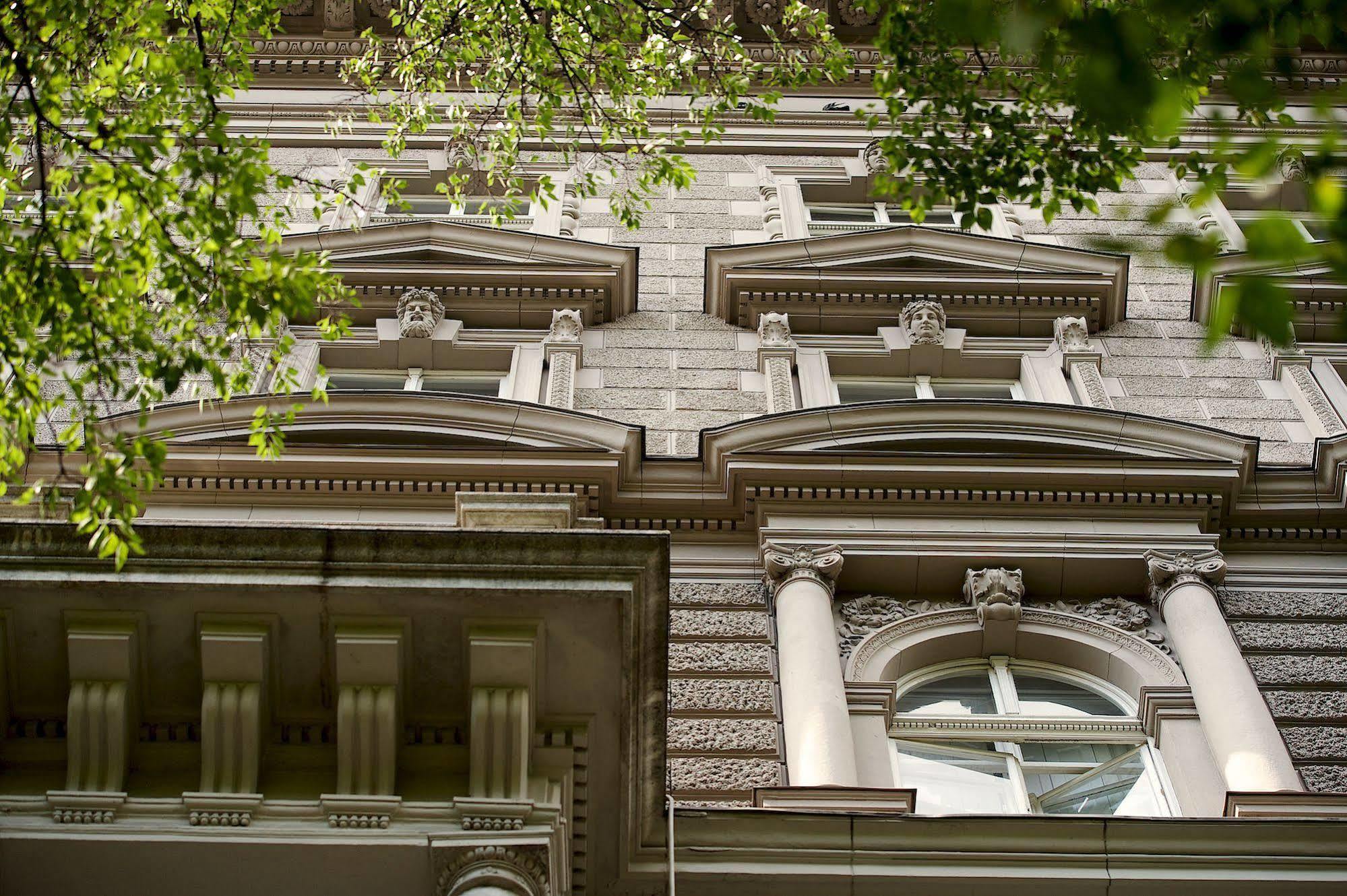 Andrassy Thai Hotel Budapest Exterior foto